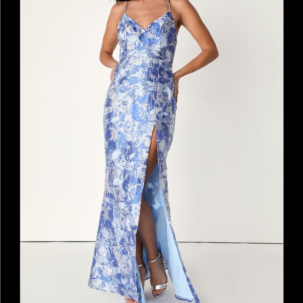 NWT Lulu's Extravagant Taste Light blue Floral Jacquard Mermaid Maxi Dress